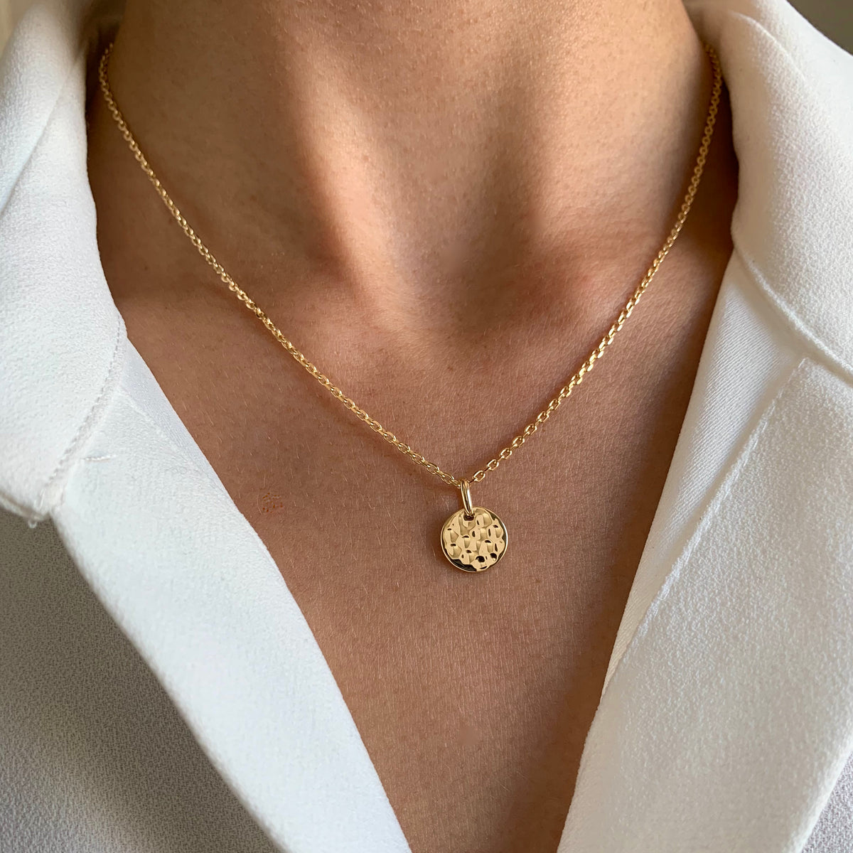 Collier plaqué or médaille ronde martelée Bérangère