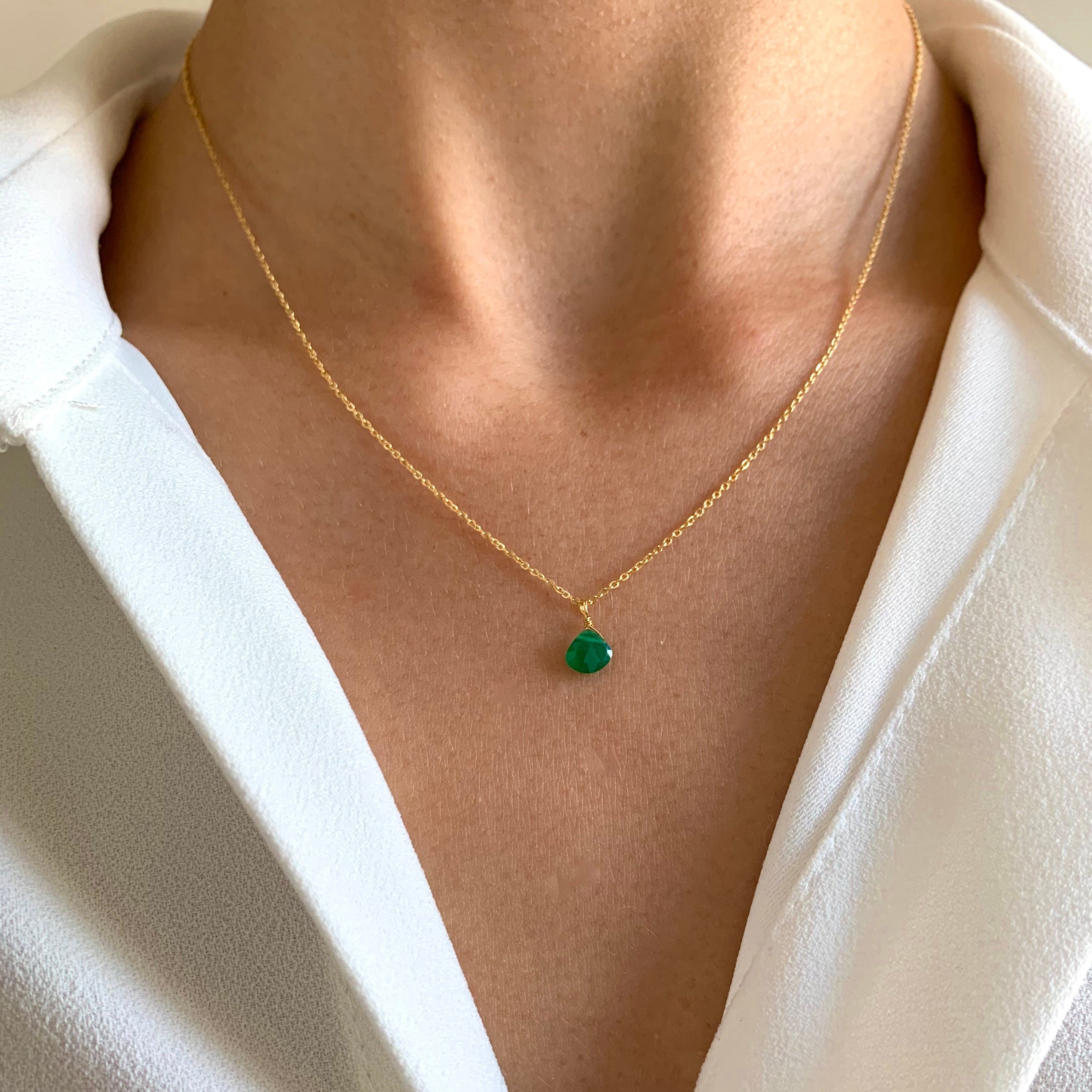 Collier fin chaine acier inoxydable pendentif pierre Agathe verte / Collier femme minimaliste chaine fine pierre naturelle goutte