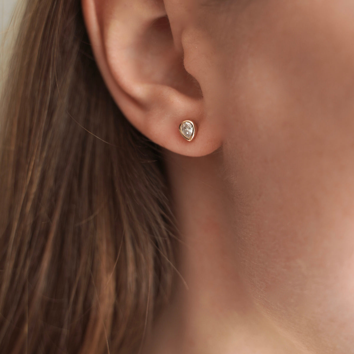 Puces d'oreilles goutte zircon plaqué or Amandine photo 2