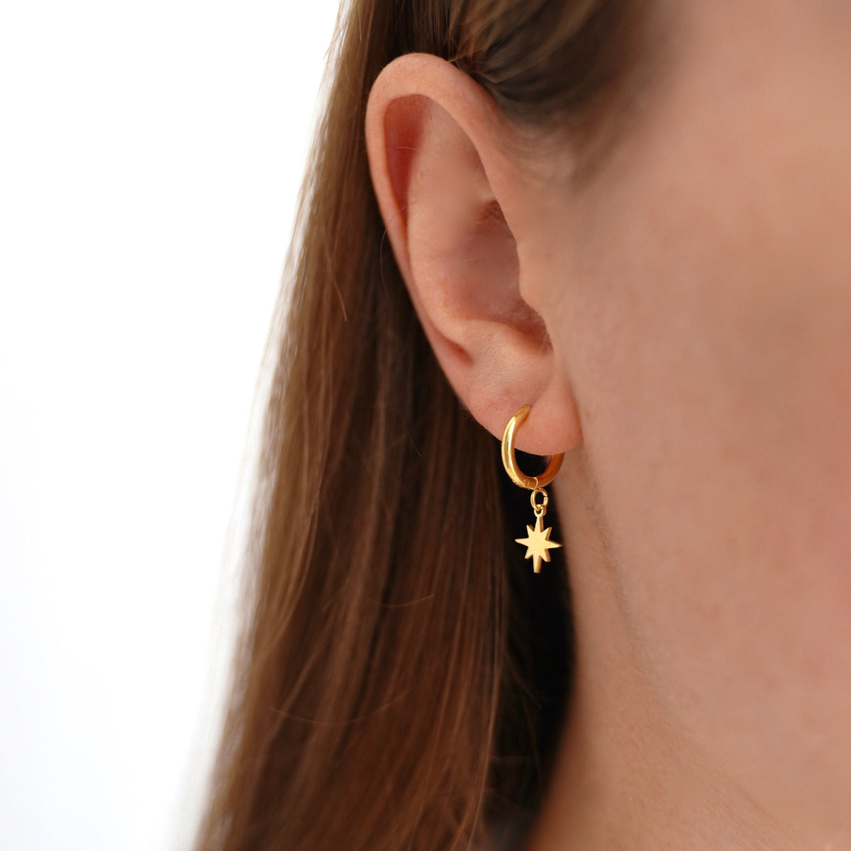 Petites créoles acier inoxydable pendentif étoile doré / Boucles d'oreilles dormeuses mini créoles étoiles