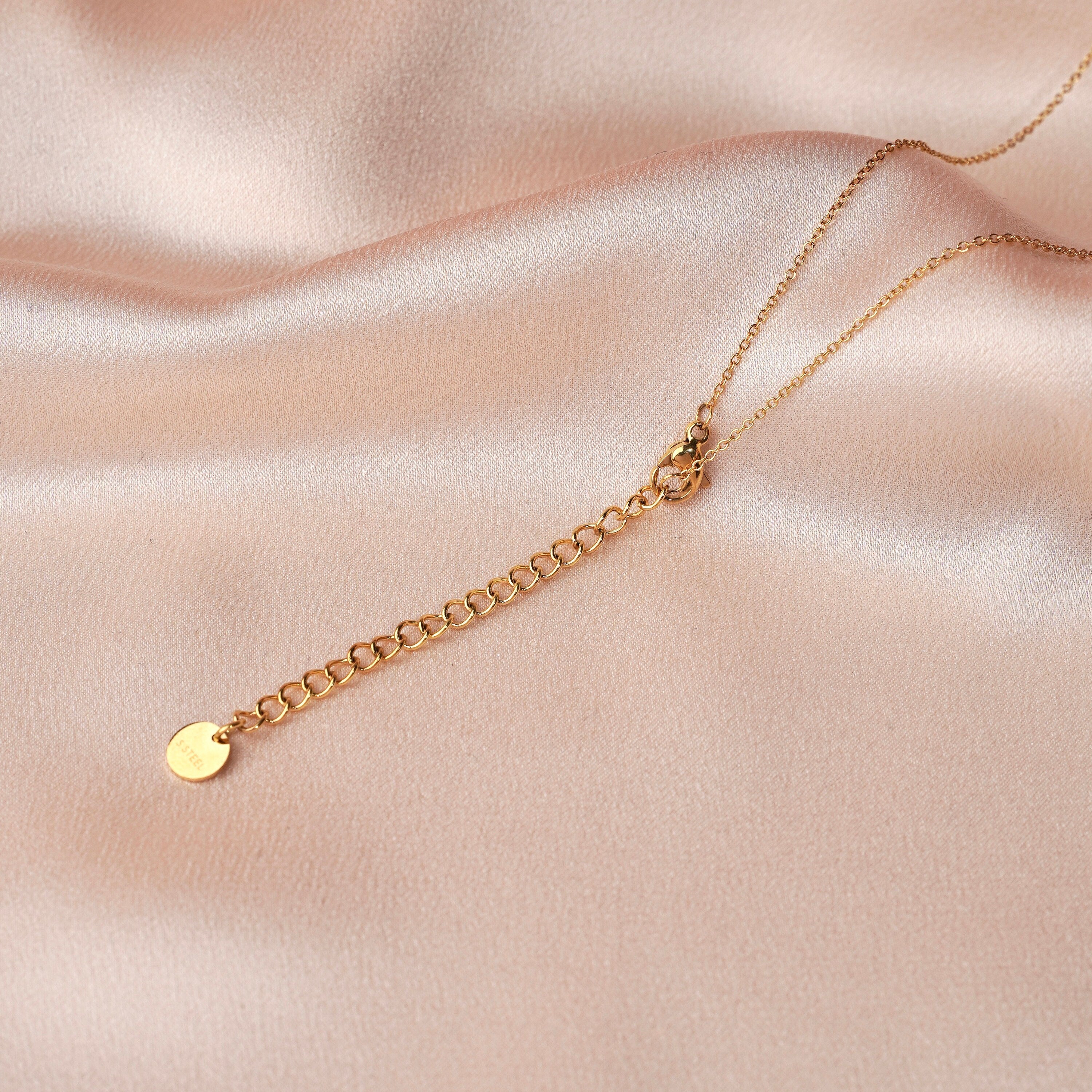 Collier femme long en acier inoxydable et nacre blanche / Collier en Y lasso