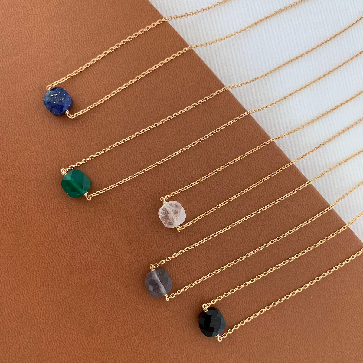 Collier plaqué or pendentif carré cristal Noémie photo 2