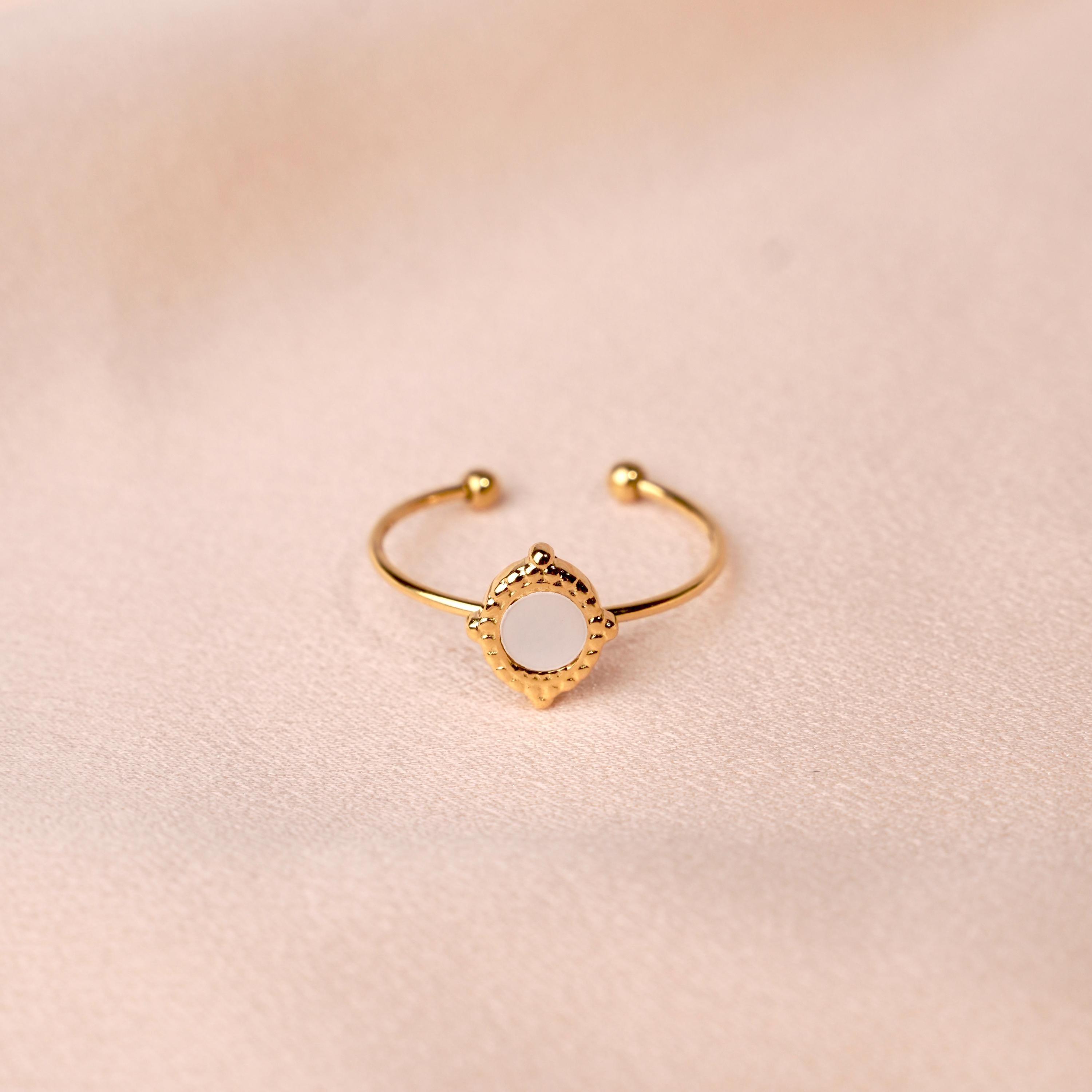 Bague femme acier inoxydable moderne pierre naturelle nacre blanche / bague fine réglable dorée water resistant
