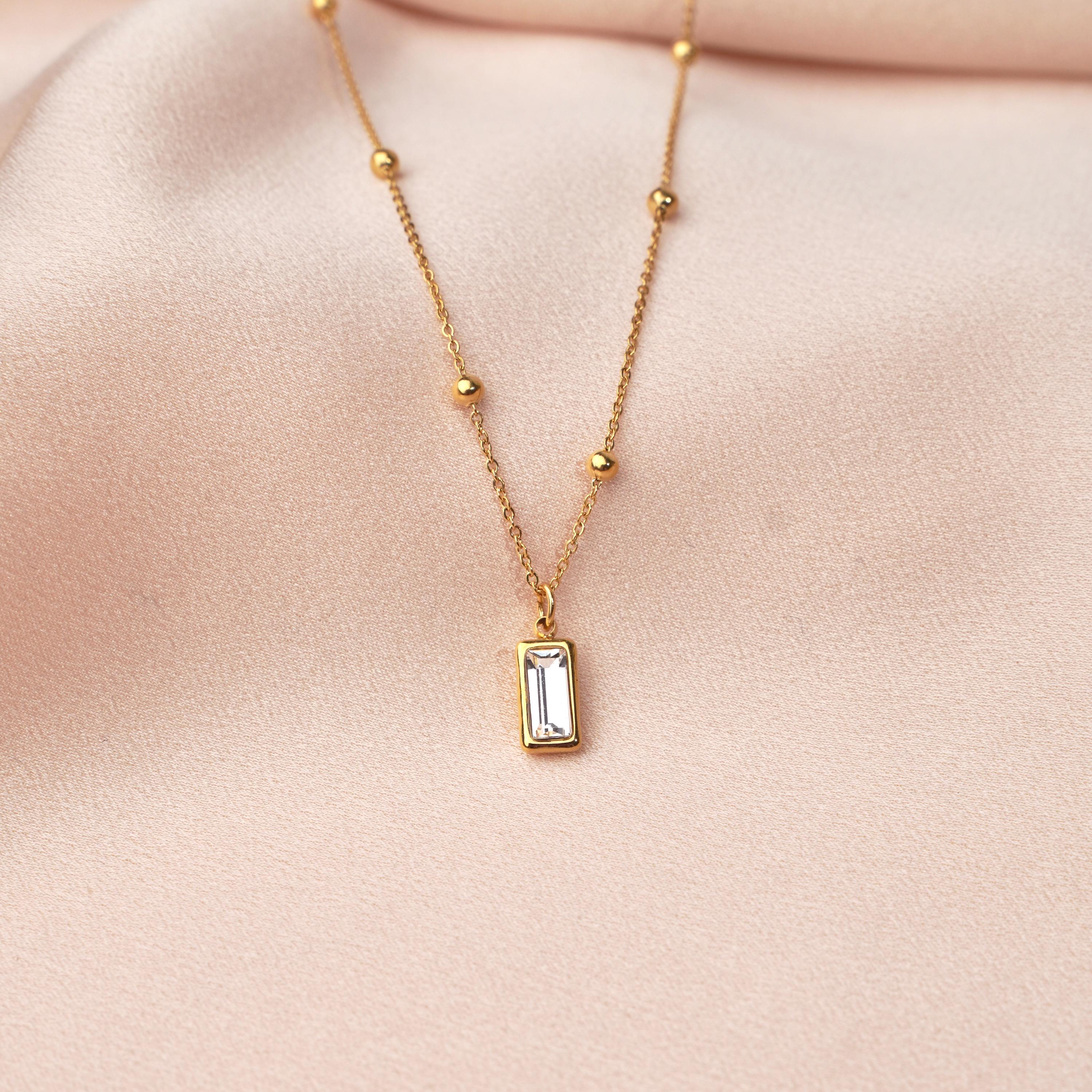 Collier fin pendentif pierre onyx noire / Collier femme minimaliste chaine fine acier inoxydable / Cadeau femme