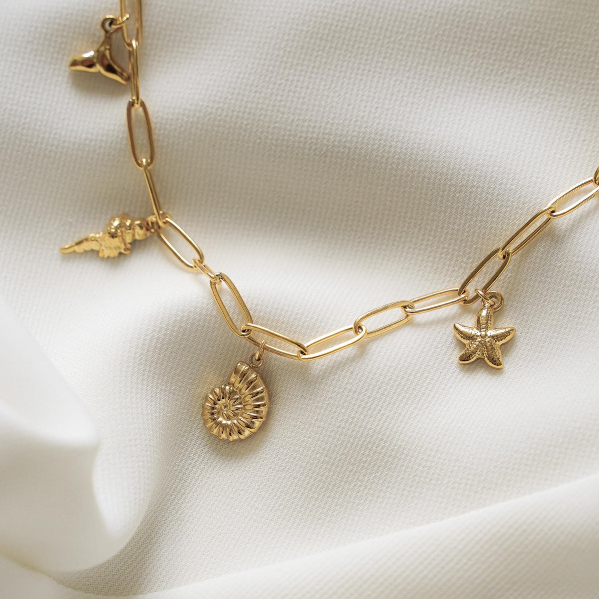 Collier breloques mer et plage Lorette photo 2