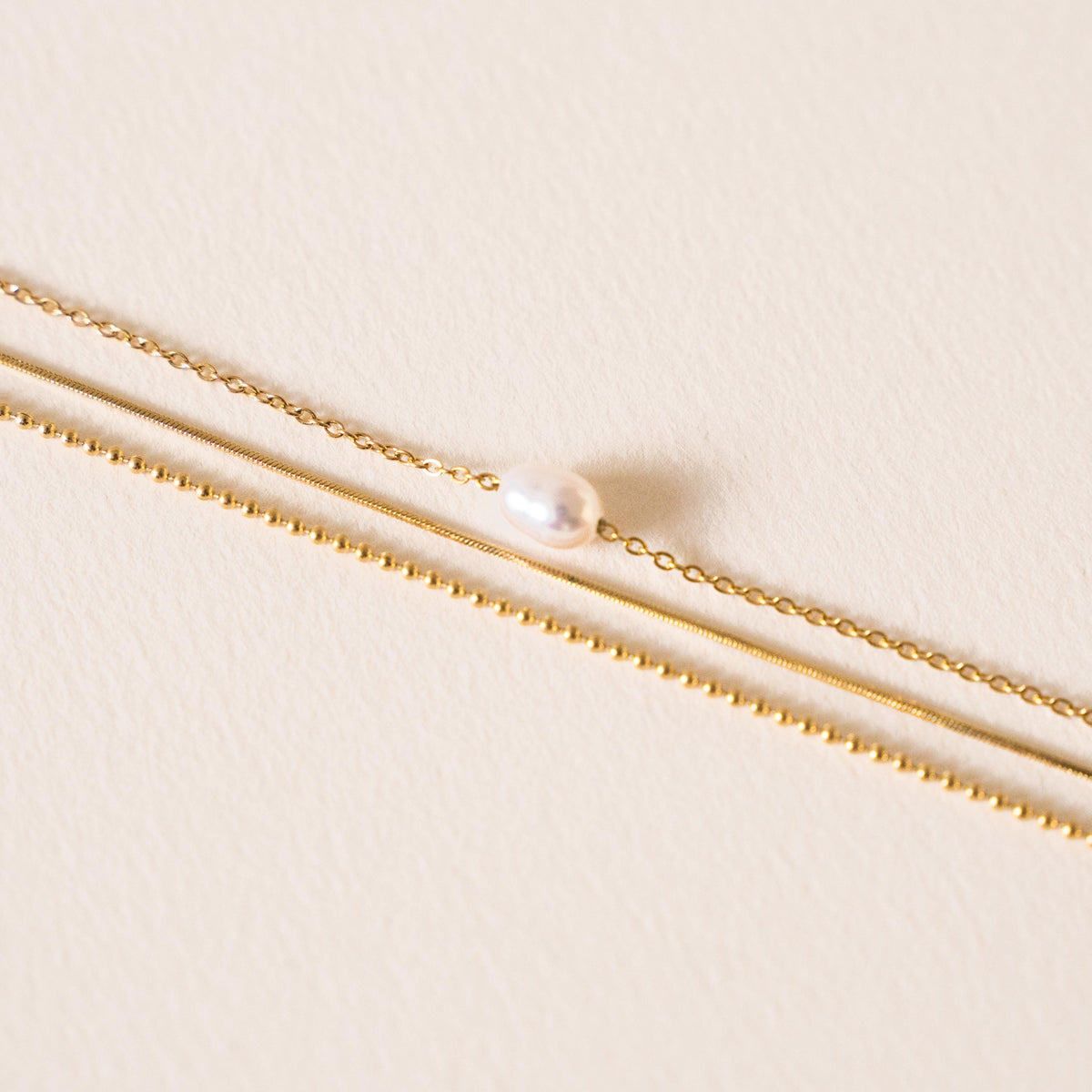 Bracelet fin perle d'eau douce chaines fines / Bracelet femme perle nacre
