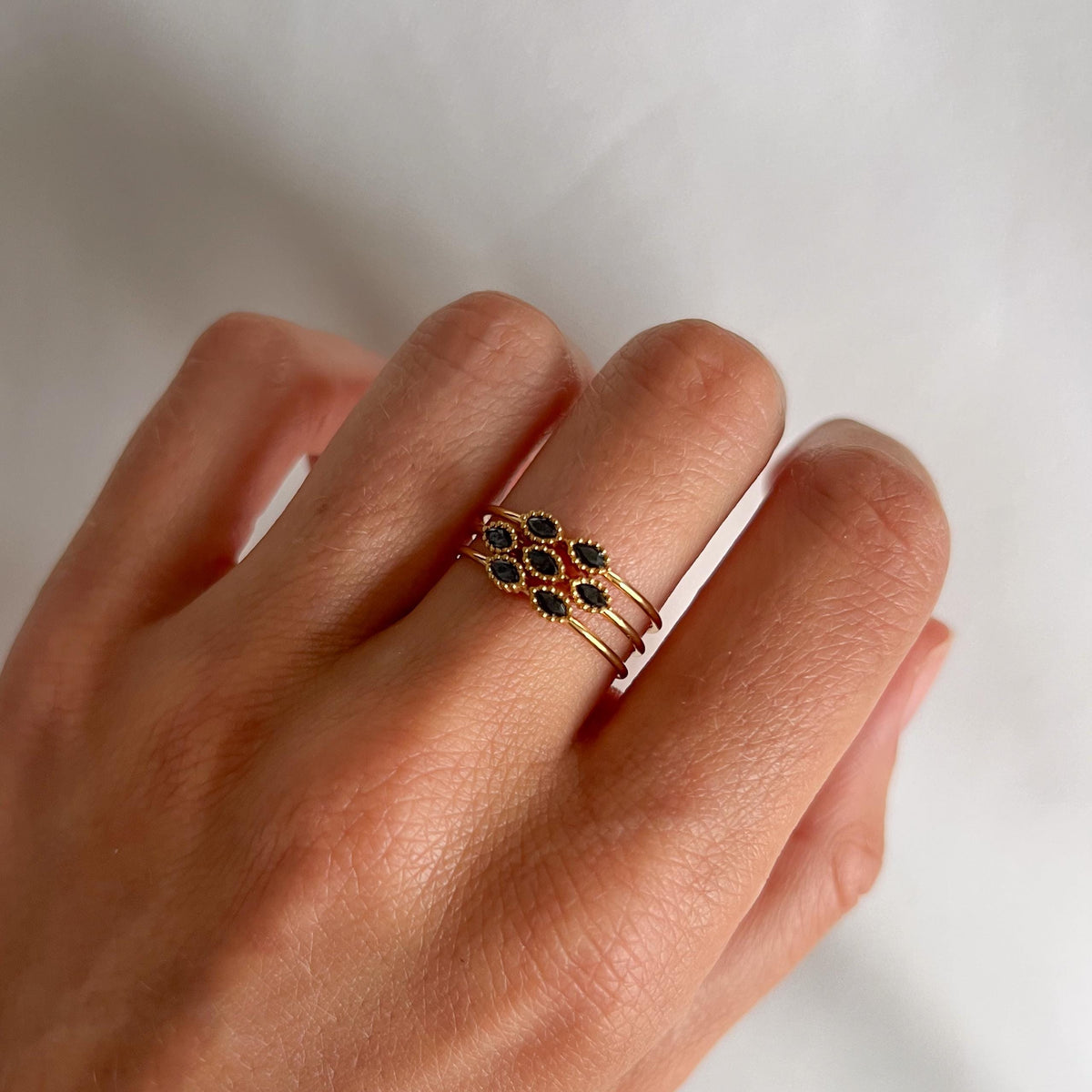 Trio de bagues fines serties zircons noirs Vendôme
