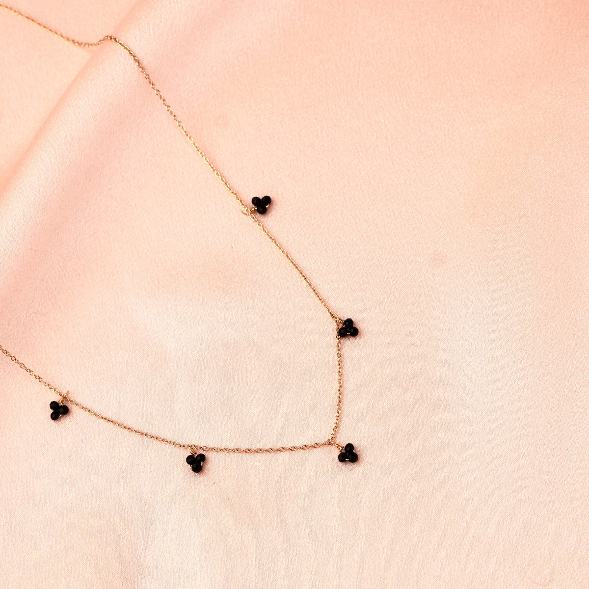 Collier fleur perles onyx noir Marguerite photo 2