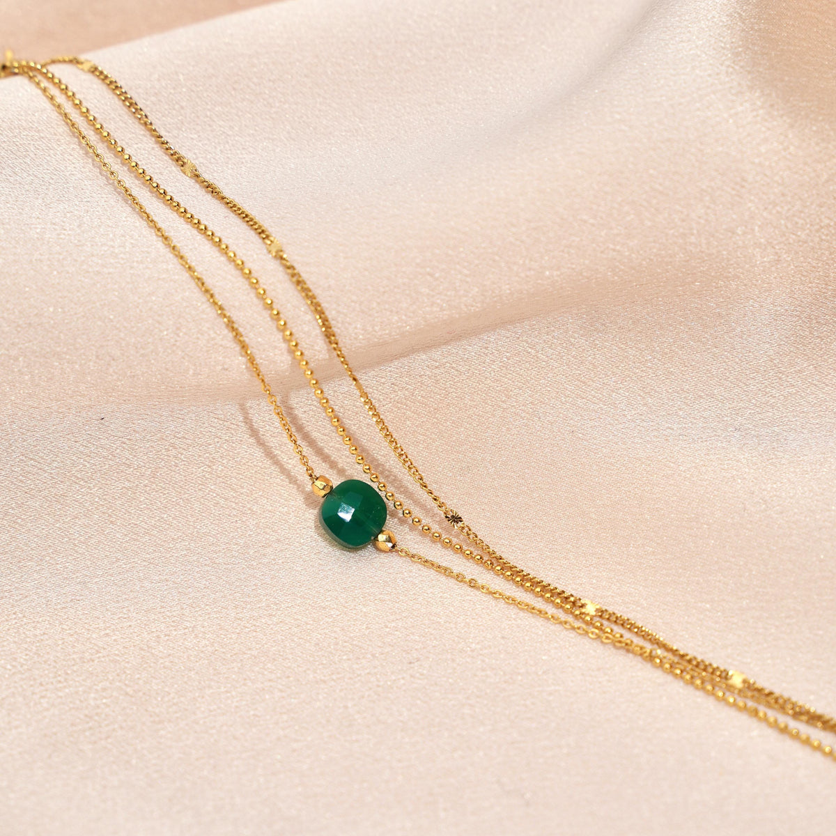Bracelet triple chaîne pierre carrée Clémence photo 2