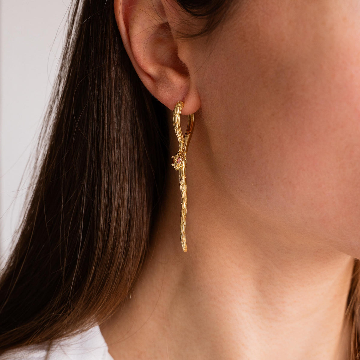 Boucles d'oreilles pendantes serpent Léa photo 3
