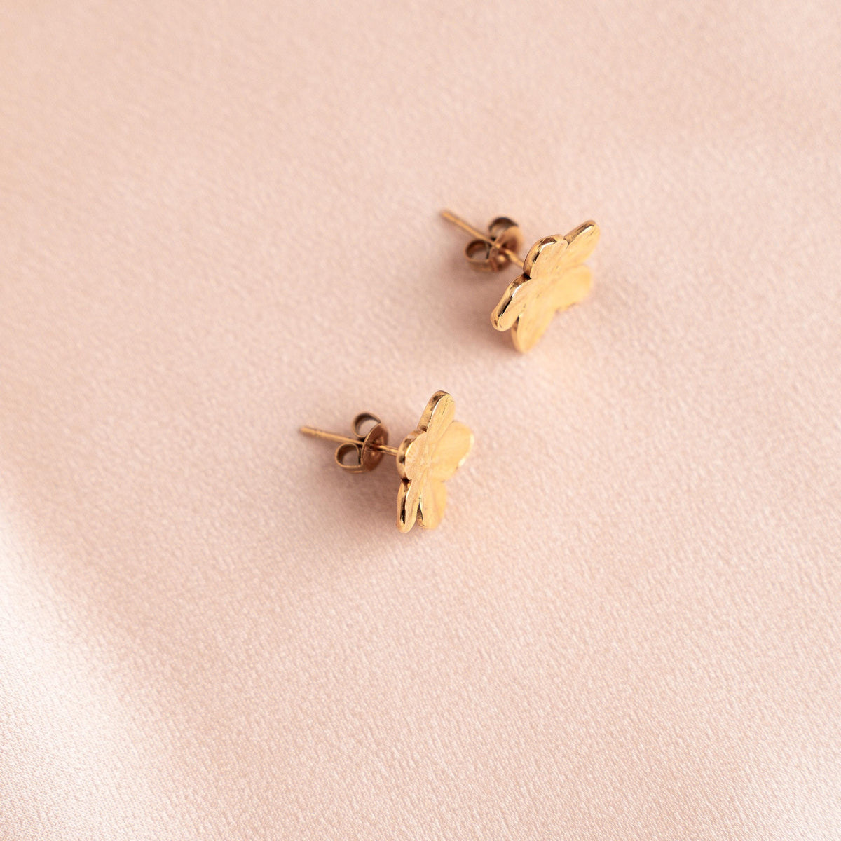 Boucles d'oreilles fleur dorée Sidonie photo 3