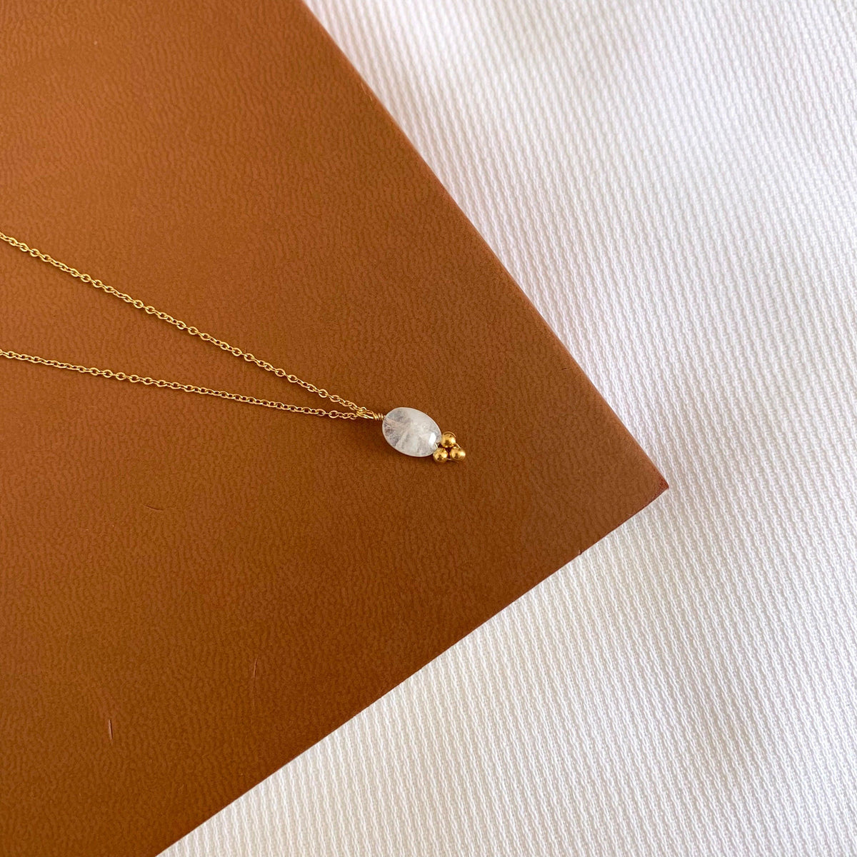 Collier pendentif ovale onyx noir Constance photo 3