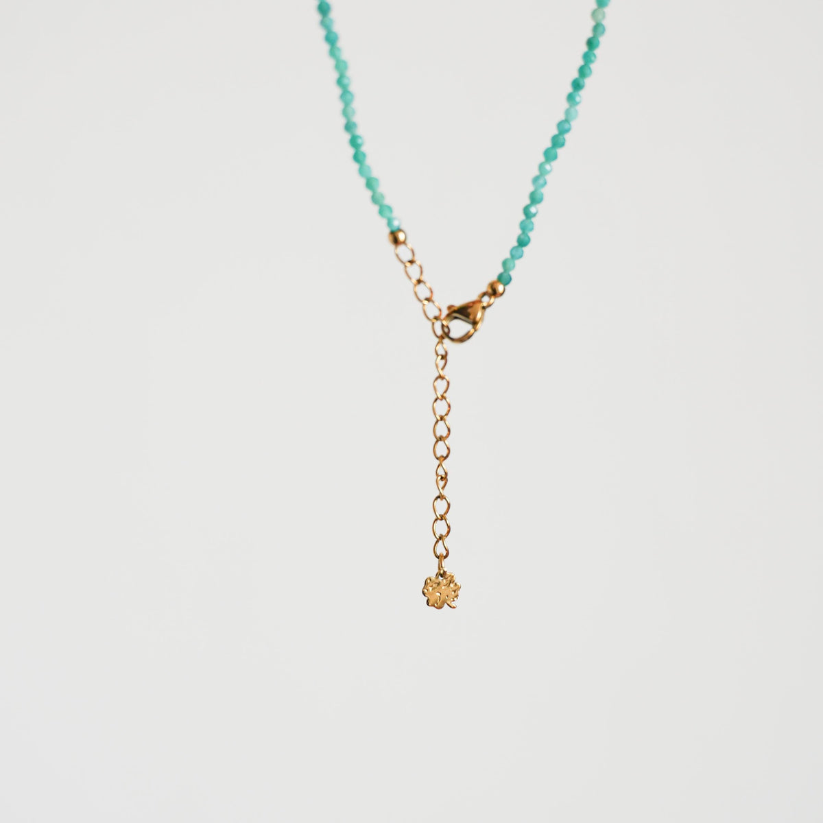 Collier perles et médaille turquoise Augustine photo 3