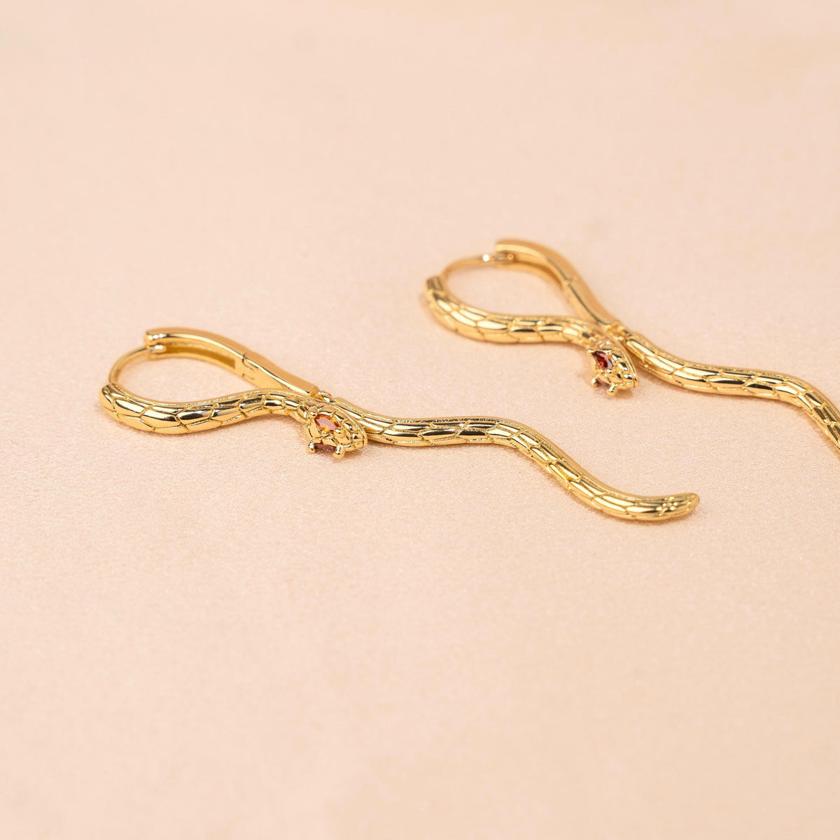 Boucles d'oreilles pendantes serpent Léa photo 4