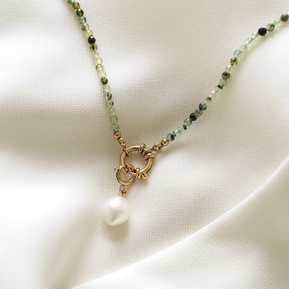 Collier préhnite et perle d'eau douce Eugénie photo 7