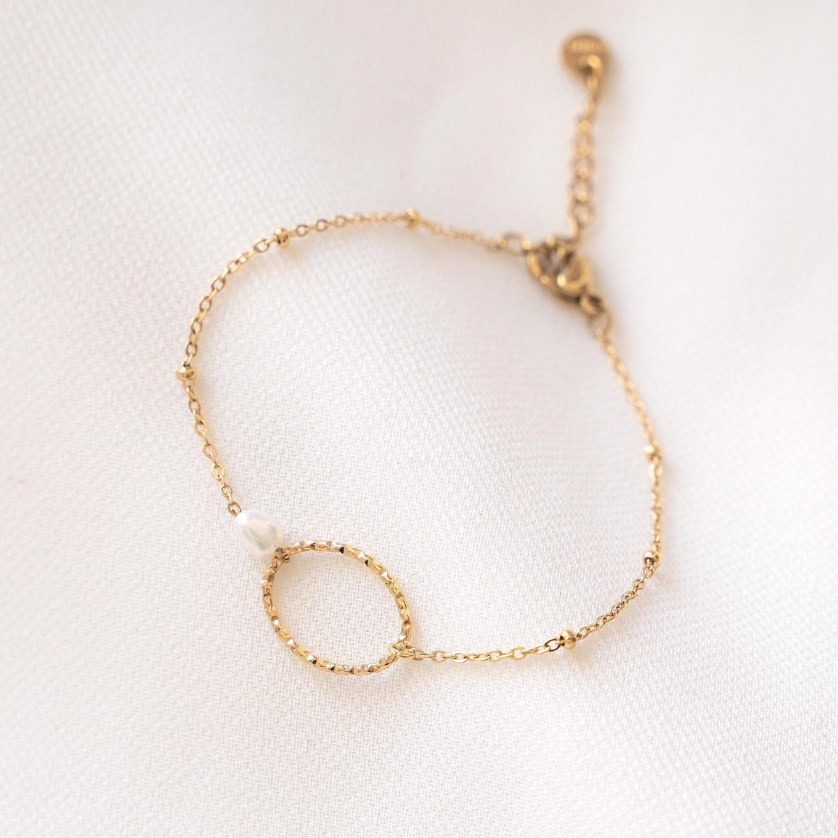 Bracelet anneau ovale perle nacrée Lucie photo 3