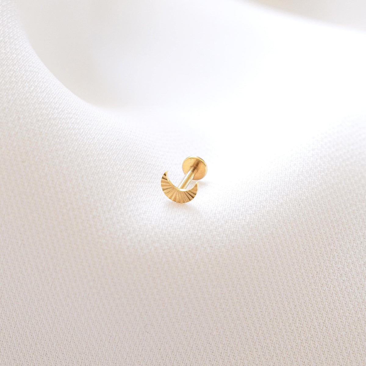 Piercing femme lune dorée acier inoxydable Oriane