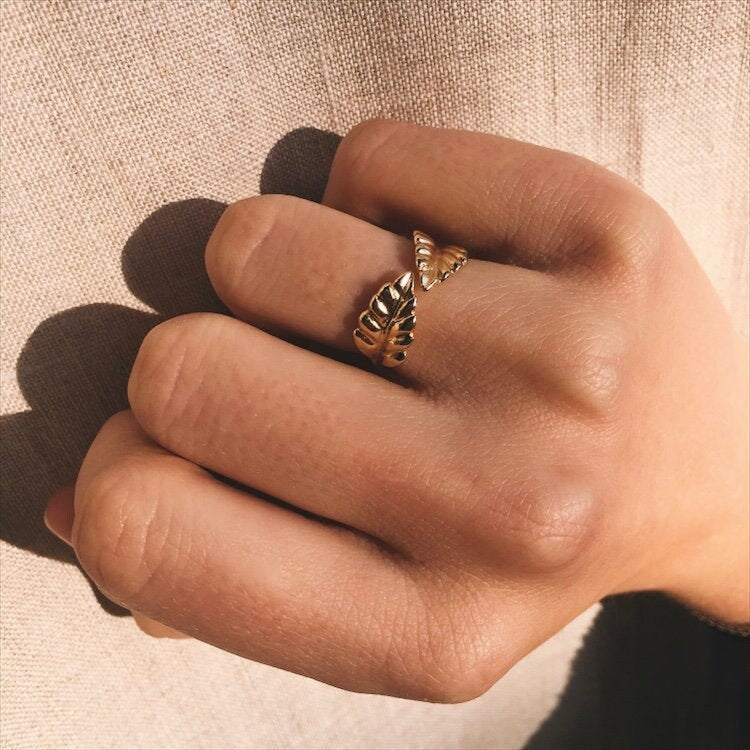 Bague fine dorée feuilles de laurier Séraphine