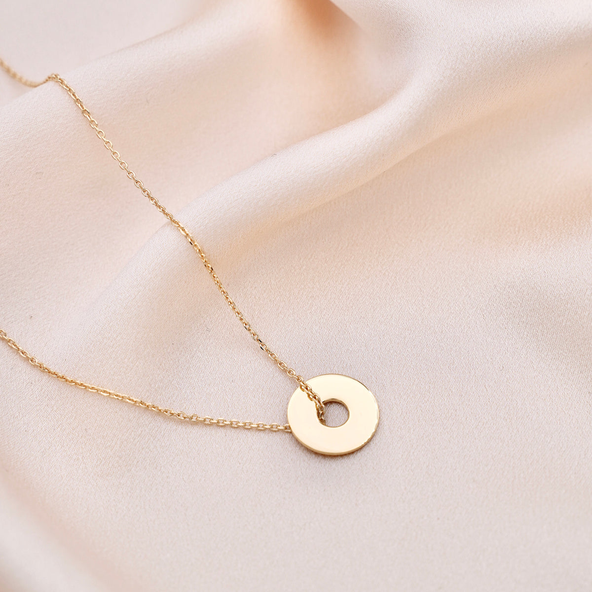 Collier plaqué or pendentif anneau rond Colombe photo 2
