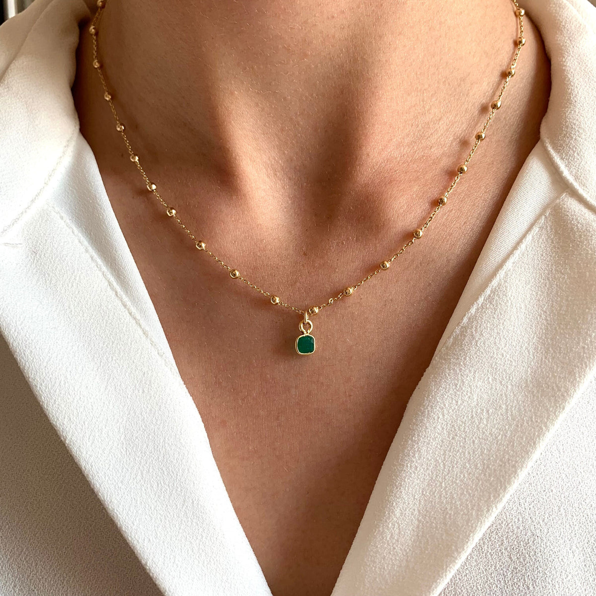 Collier chaîne à billes pendentif carré agate verte Perrine