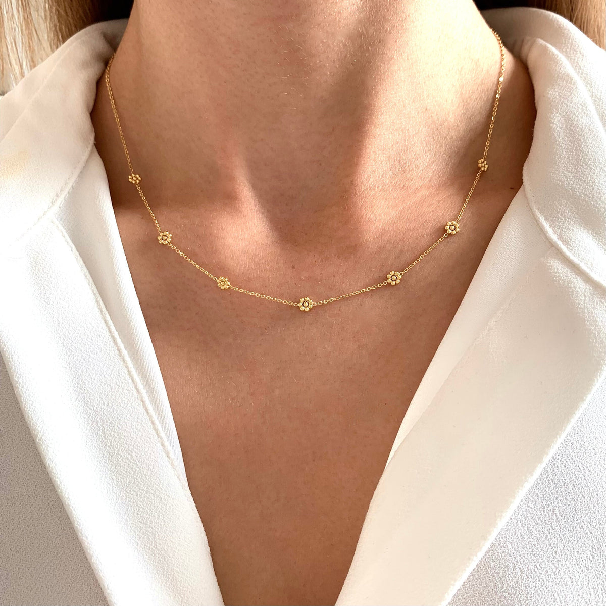 Collier acier inoxydable pendentif fleur / Collier femme fin chaine fine fleurs