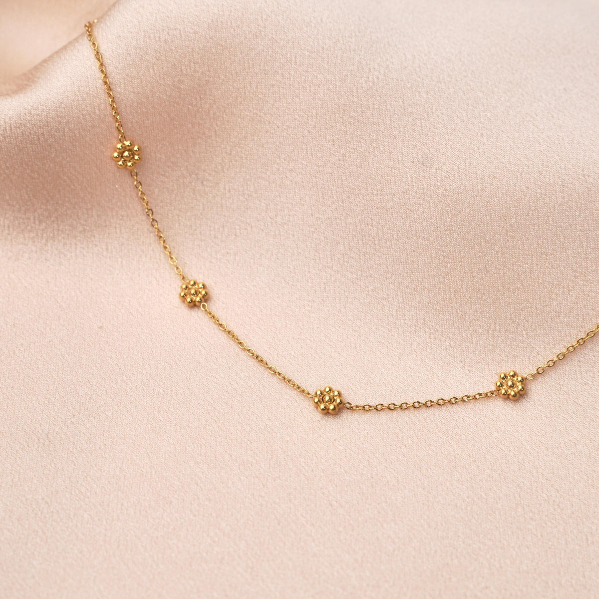 Collier acier inoxydable pendentif fleur / Collier femme fin chaine fine fleurs