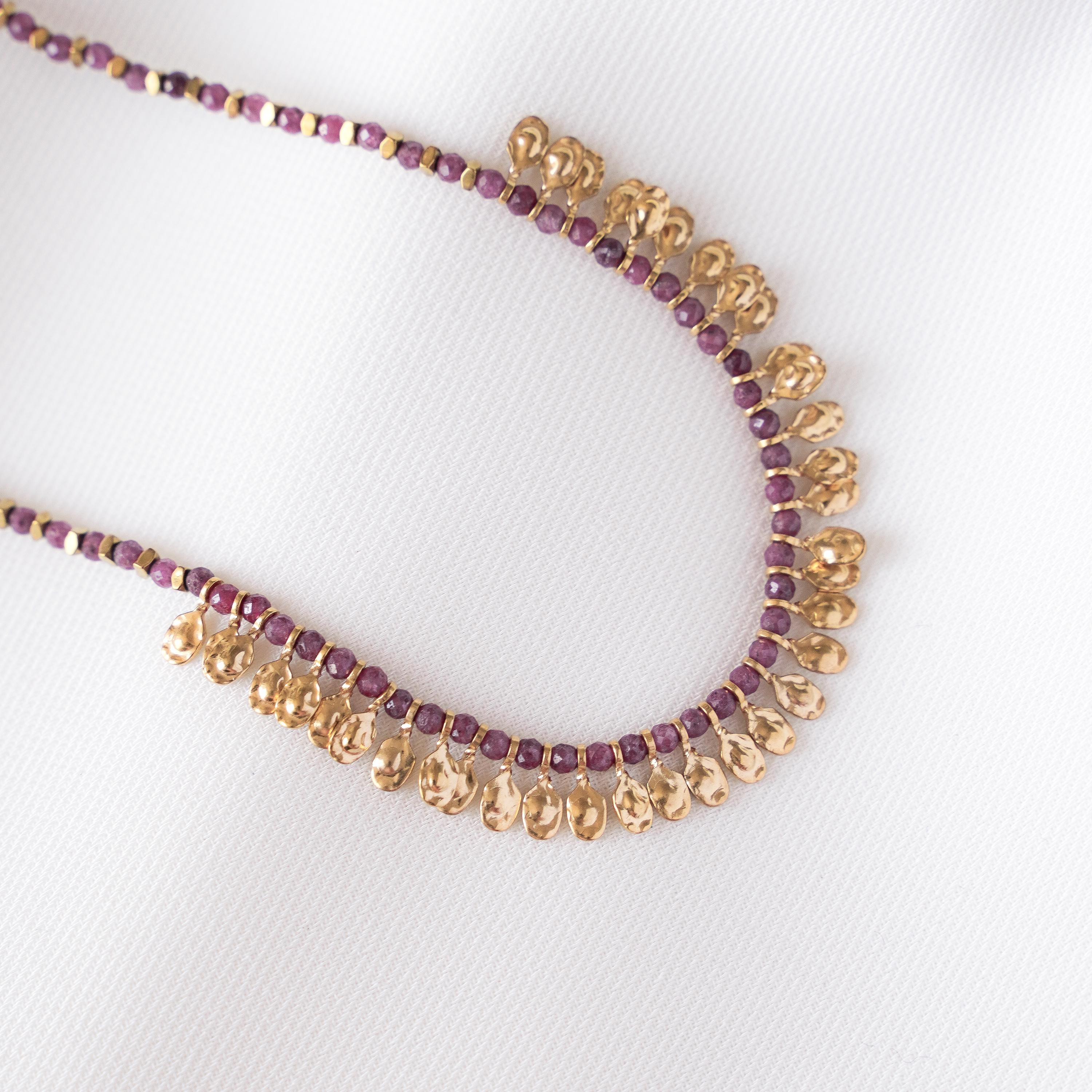 Collier pierre naturelle Apatite pendants dorés / Collier femme perles bleues