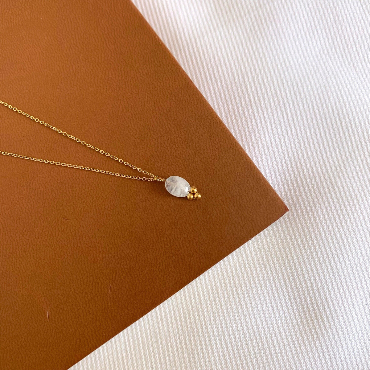 Collier pendentif ovale cristal de roche Constance photo 3