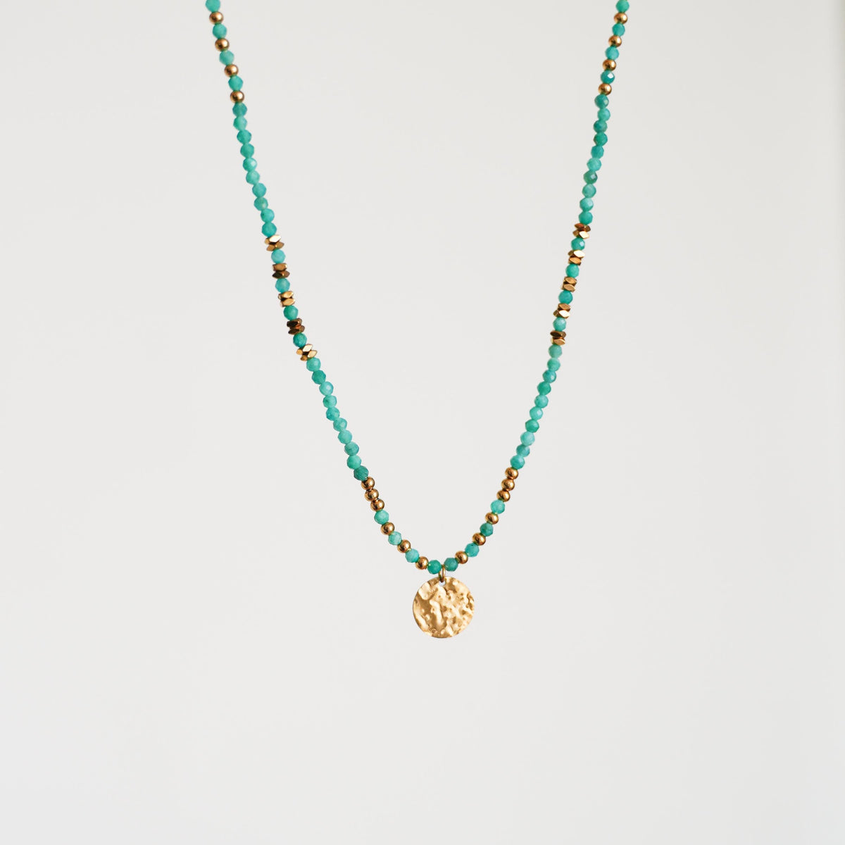 Collier perles et médaille turquoise Augustine photo 2
