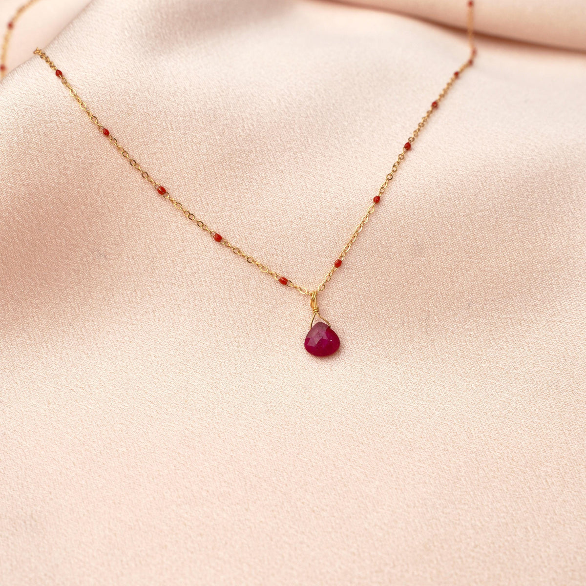 Collier pendentif pierre goutte grenat Margot photo 2