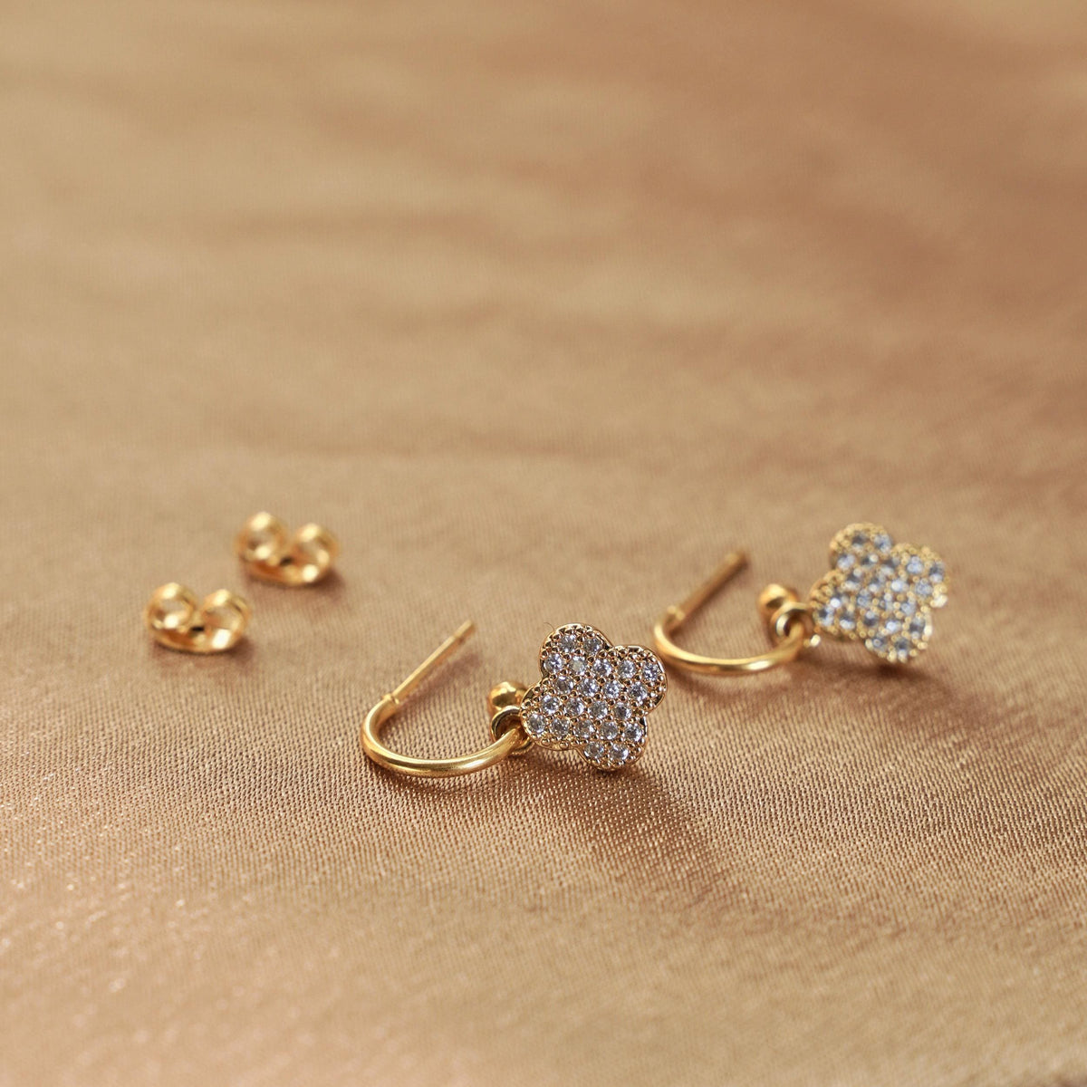 Boucles d'oreilles anneaux sertis dorés Maëlle photo 3