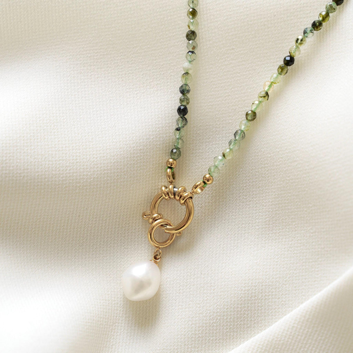 Collier préhnite et perle d'eau douce Eugénie photo 2