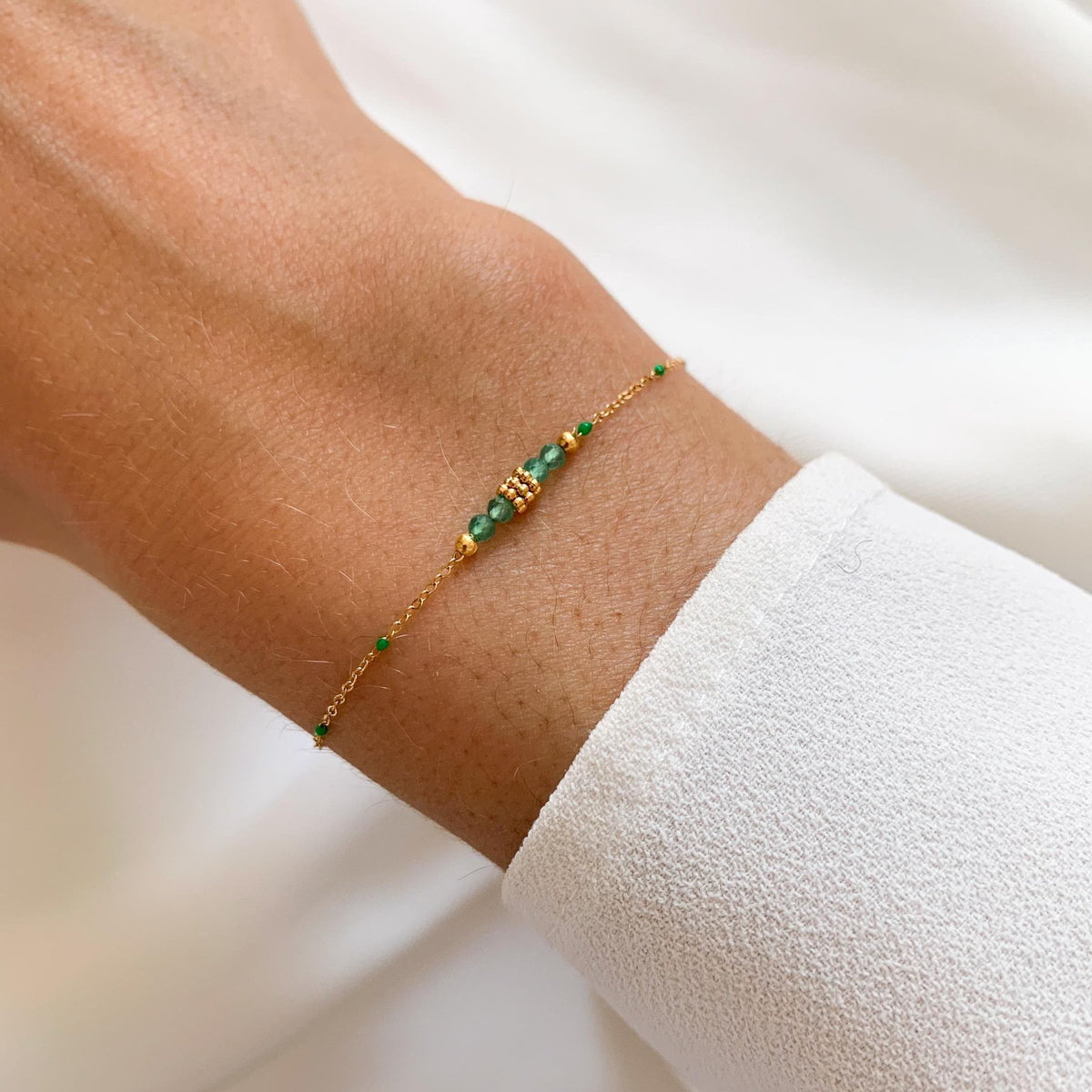 Bracelet chaîne fine perles vertes Violette