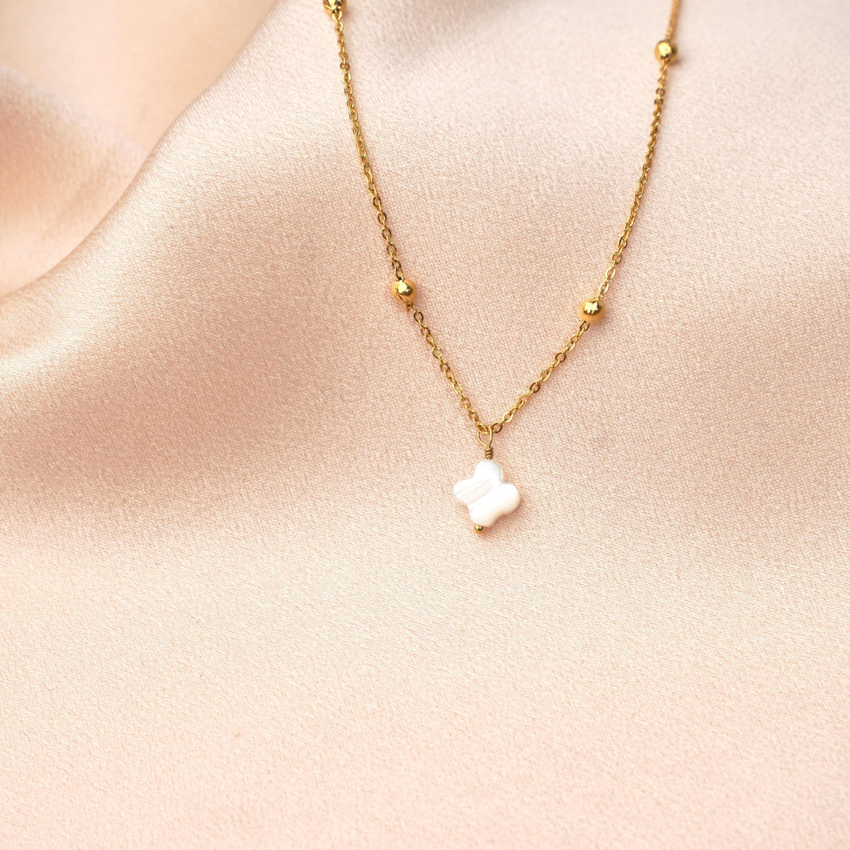 Collier femme trèfle nacre Saint-Honoré photo 2
