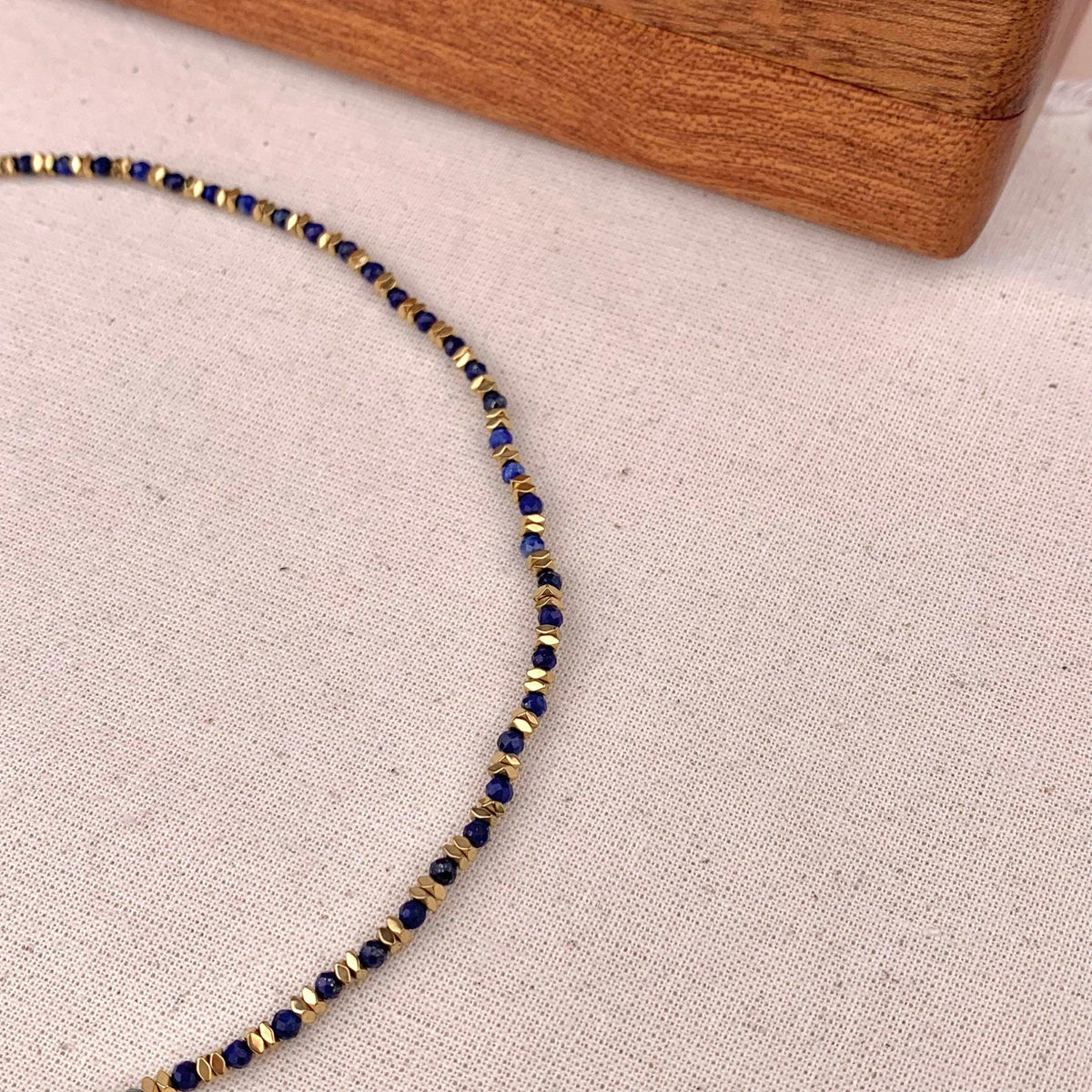Collier rang de perles lapis lazuli Jeanne photo 3