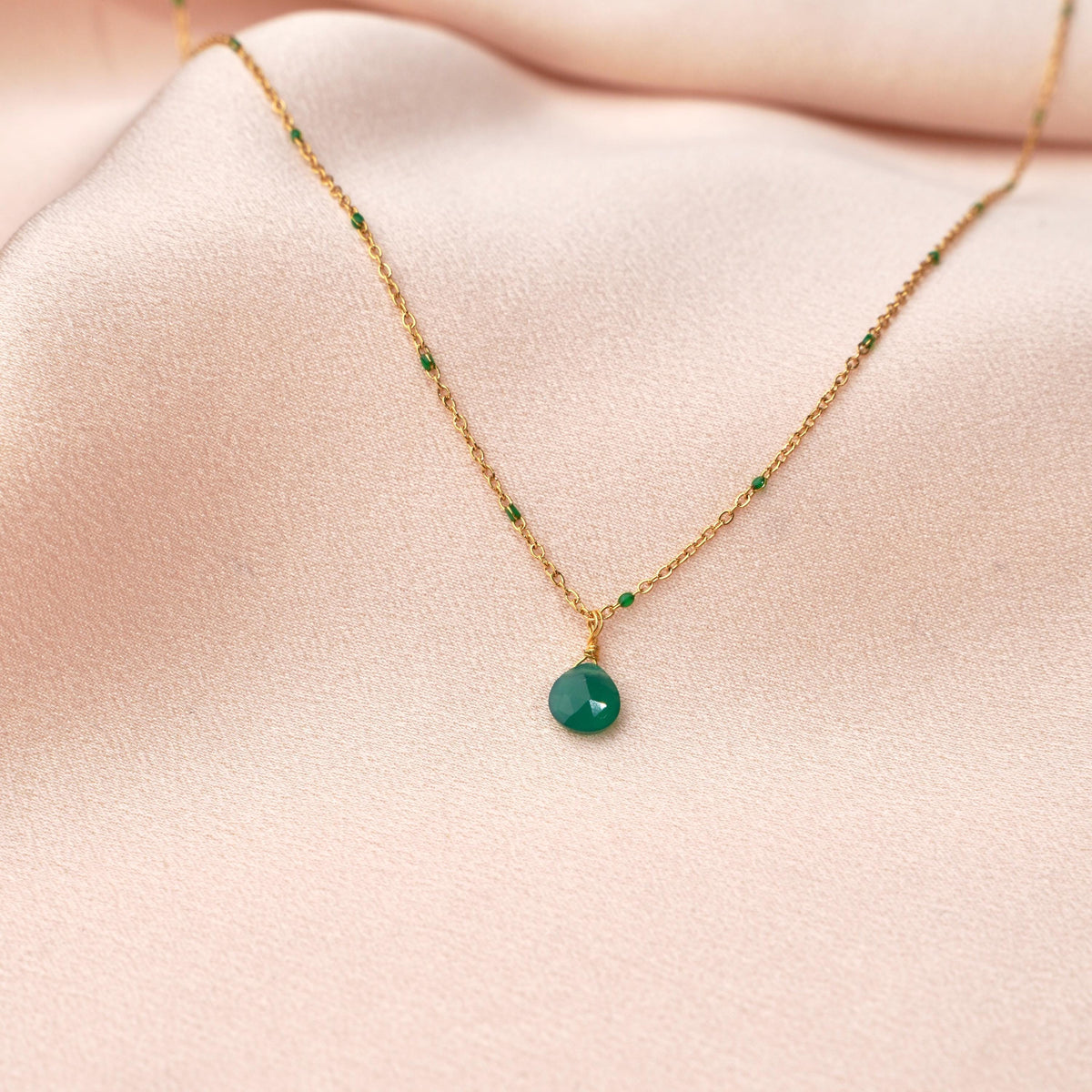 Collier pendentif pierre goutte bleu nuit Margot photo 6