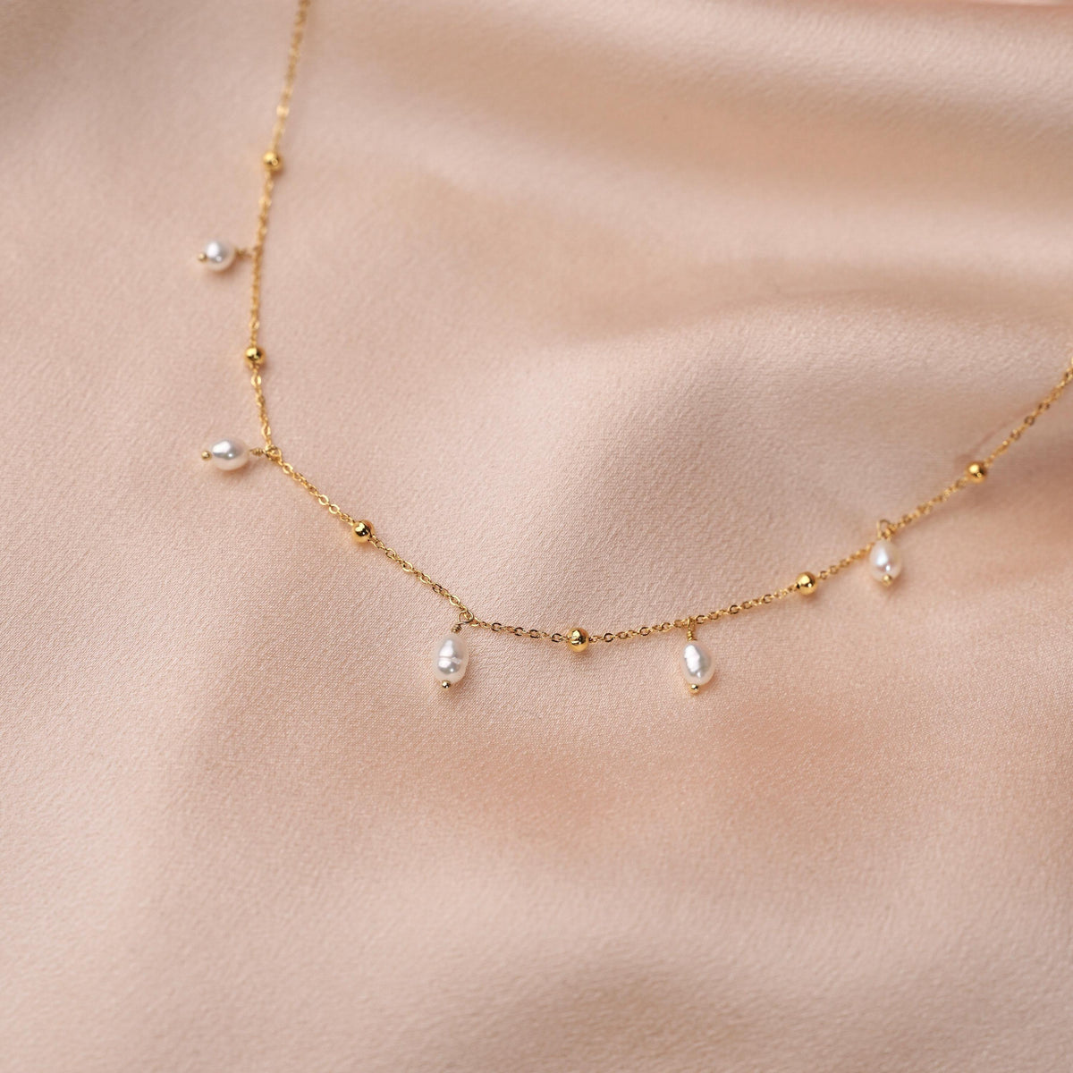 Collier chaîne à billes perles nacre Clotilde photo 2
