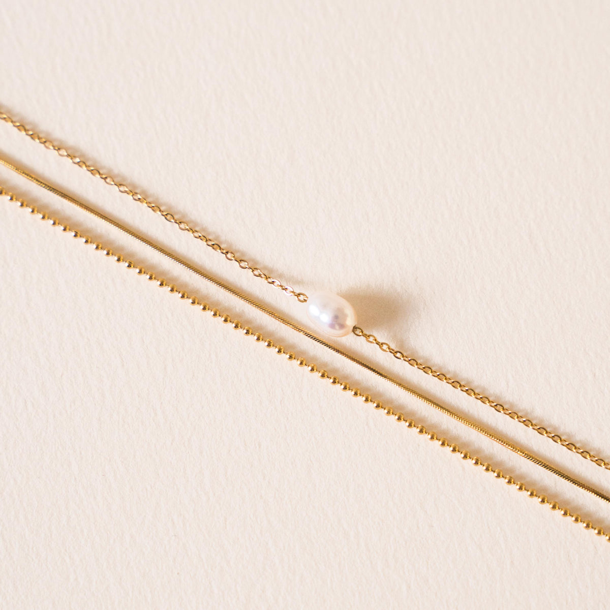 Bracelet fin perle d'eau douce chaines fines / Bracelet femme perle nacre