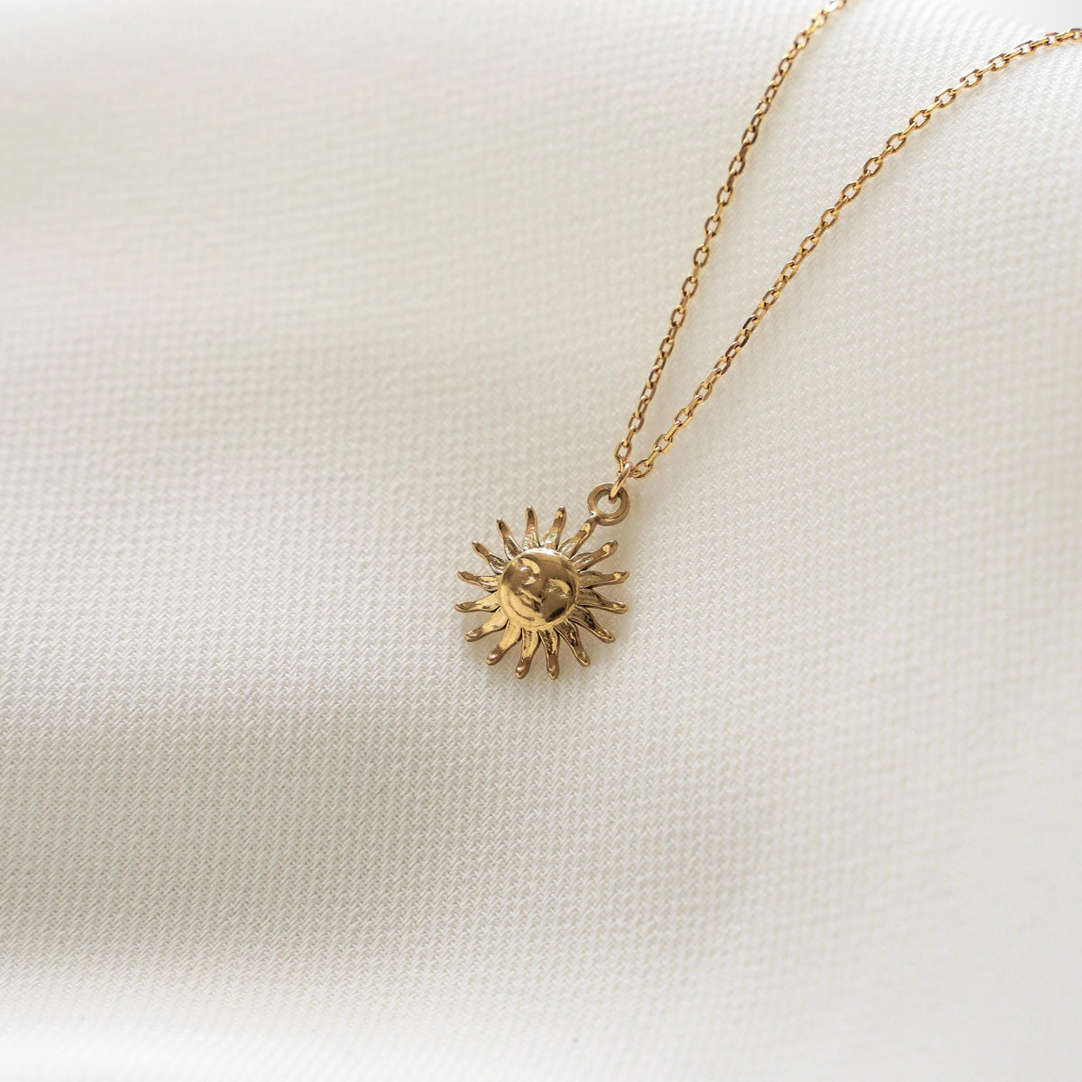 Collier femme pendentif soleil Éléonore photo 3