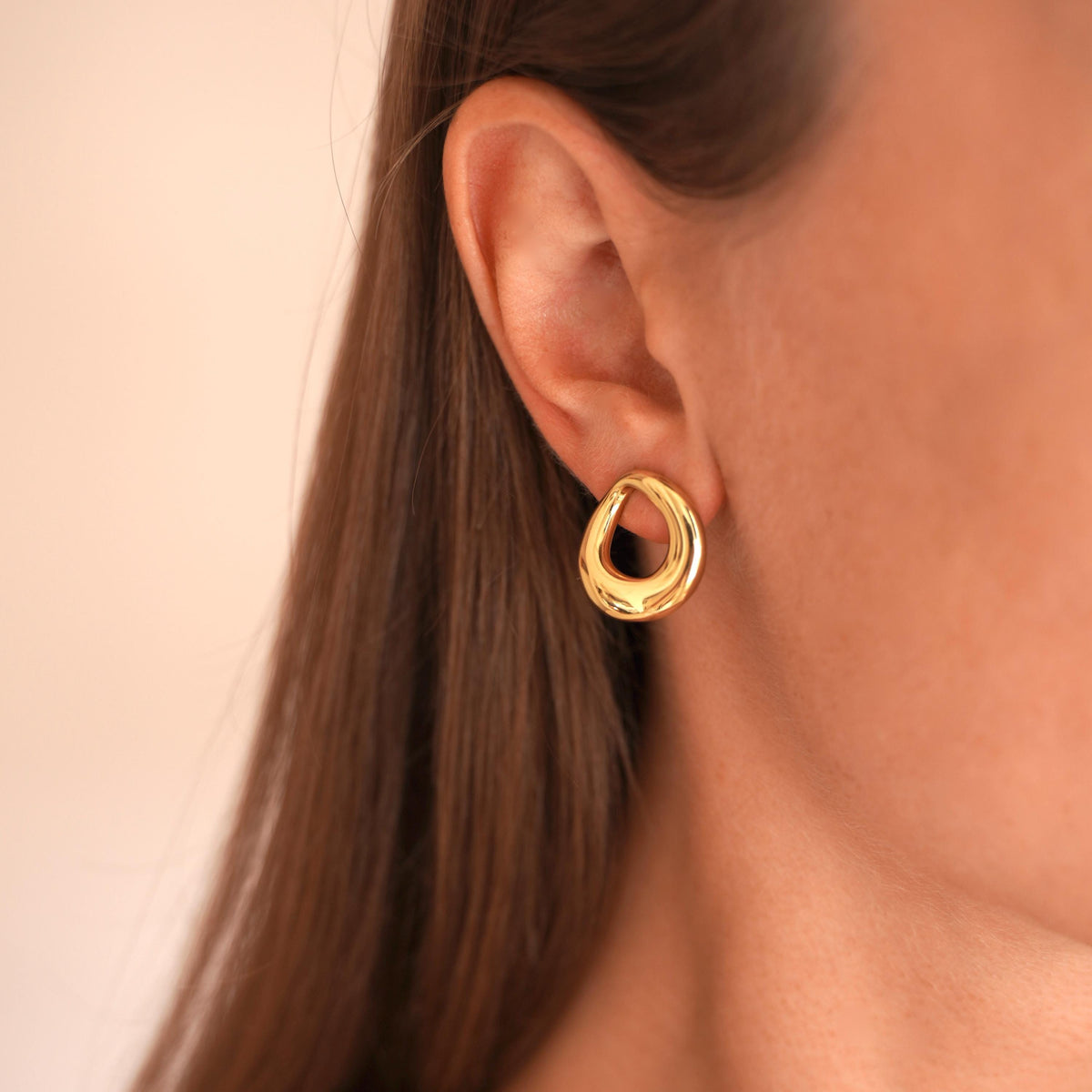 Boucles d'oreilles bombées dorées rondes Montmartre photo 4