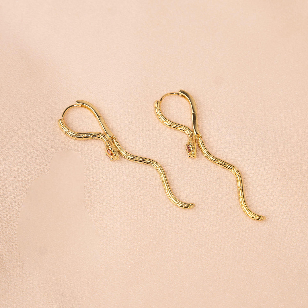 Boucles d'oreilles pendantes serpent Léa photo 5
