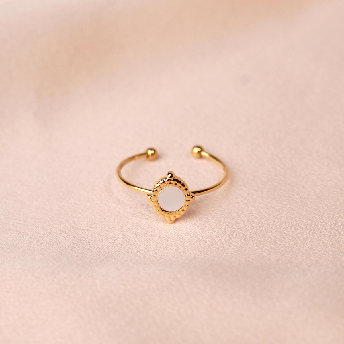 Bague pierre ronde nacre blanche Camille photo 2