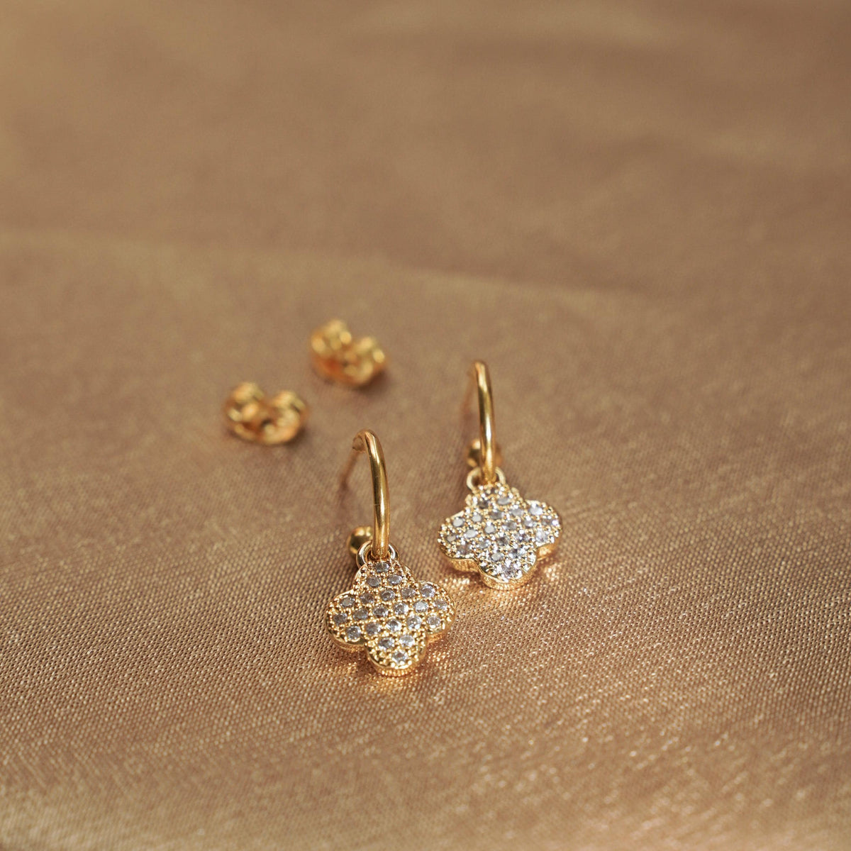 Boucles d'oreilles anneaux sertis dorés Maëlle photo 2