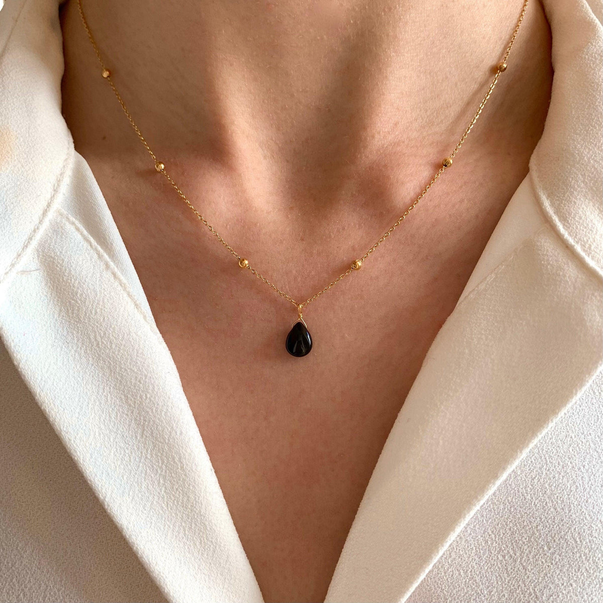 Collier pendentif goutte onyx noir Paulette