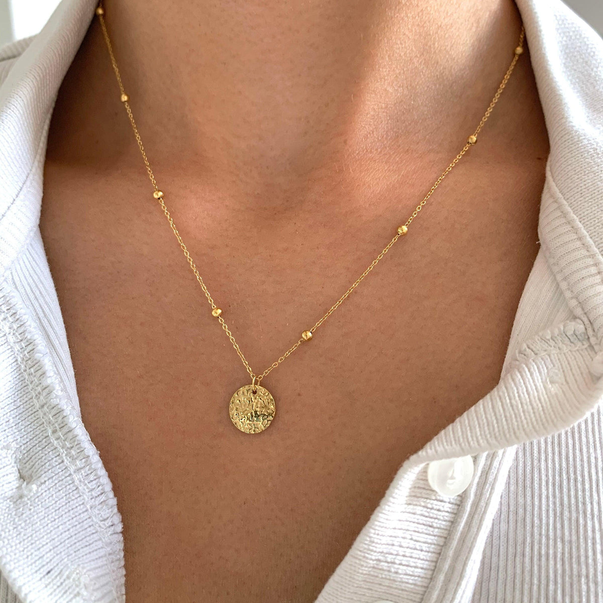 Collier médaille ronde martelée Domitille