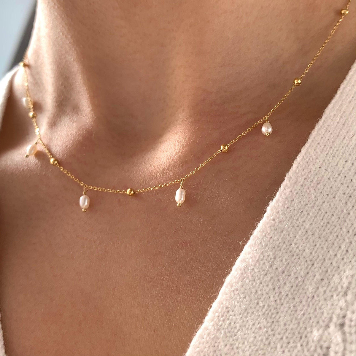 Collier chaîne à billes perles nacre Clotilde photo 3