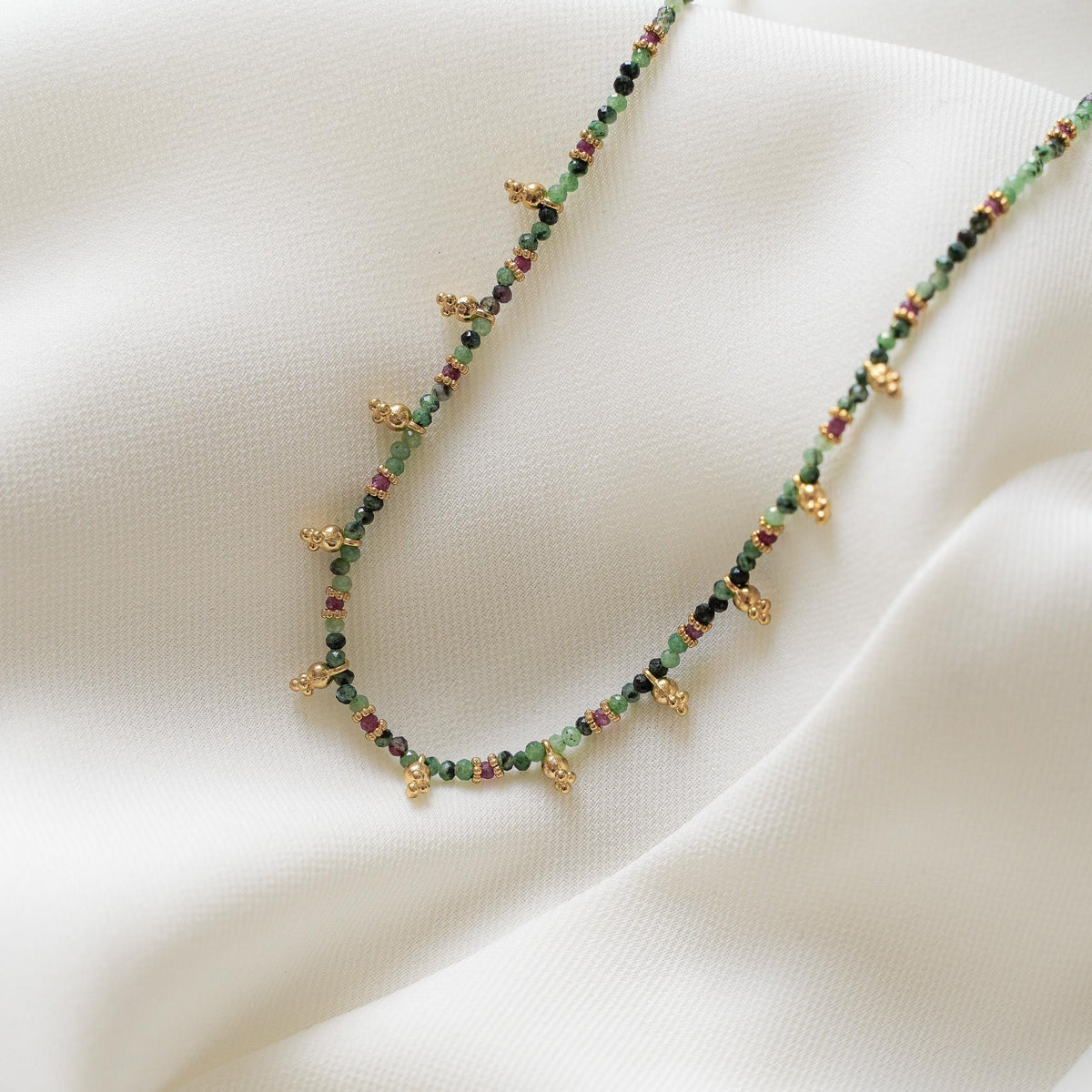 Collier rang de perles rubis zoïsite Jeanne photo 3